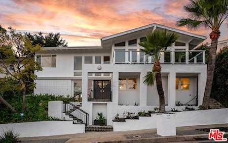 833 Las Lomas Avenue Pacific Palisades, CA 90272