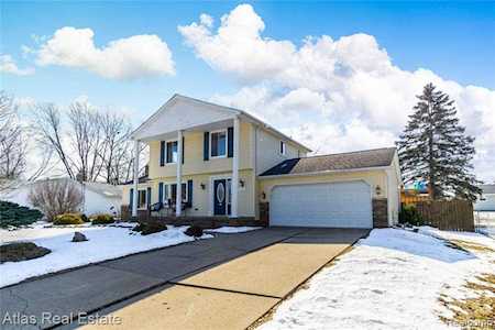1126 Risecliff Dr Grand Blanc Twp, MI 48439