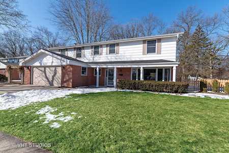 1526 Crown Dr Glenview, IL 60025