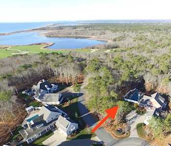 31 Flat Pond Cir Mashpee, MA 02649