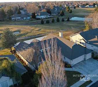 2511 N Silverleaf Meridian, ID 83646