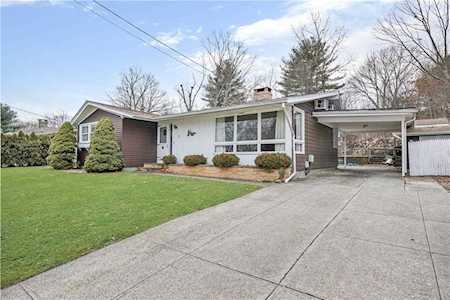 27 Spring Hill DR Johnston, RI 02919