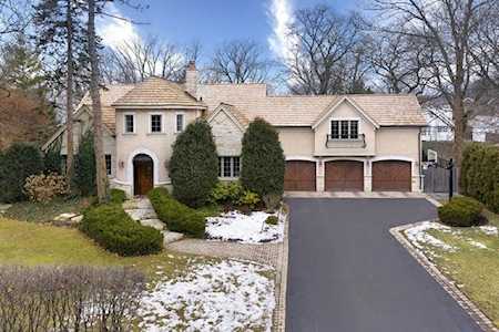 1414 Canterbury Ln Glenview, IL 60025