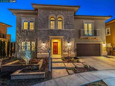 106 Capari Ct Danville, CA 94506