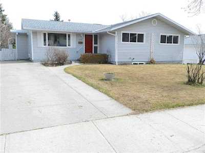 208 Hendon Drive NW Calgary, AB T2K 1Z2