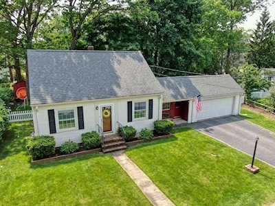 9 Laurel Rd Braintree, MA 02184