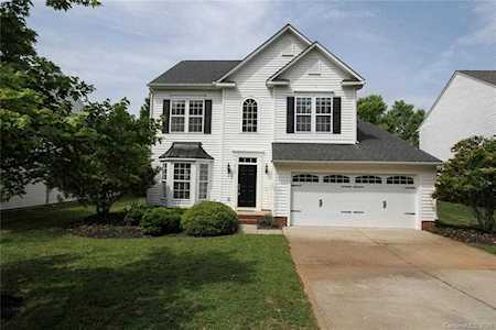 4153 Autumn Cove Dr Lake Wylie, SC 29710