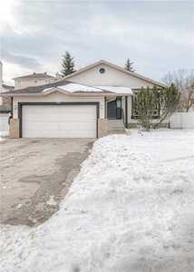 131 Sandringham Place NW Calgary, AB T3K 3V8