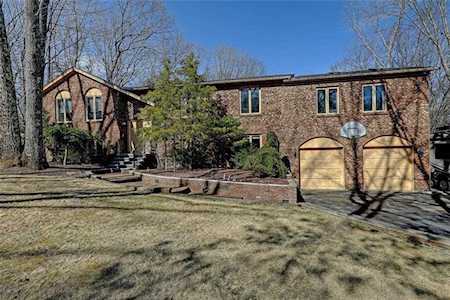 15 Beacon Hill DR Warwick, RI 02886