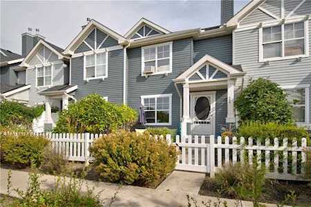 205 Elgin Garden(s) SE Calgary, AB T2Z 4T6