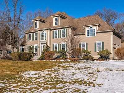82 New Pond Rd Groton, MA 01450