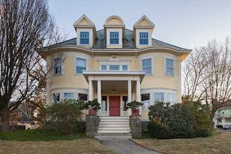 72 Jason St Arlington, MA 02476