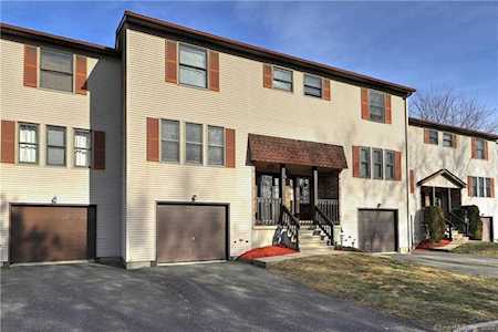 138 Barn Finch Circle #138 Naugatuck, CT 06770