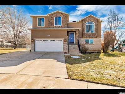 615 W Willow Cir Centerville, UT 84014