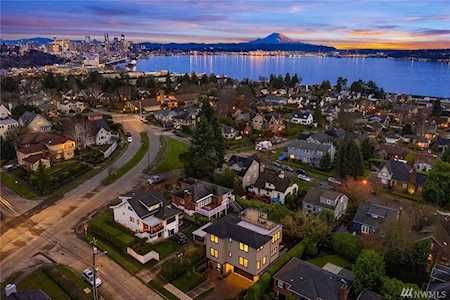 2911 W Howe St Seattle, WA 98199