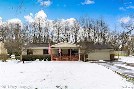 8922 Tartan Dr Dr Springfield Twp, MI 48348