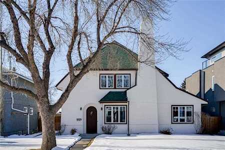 1109 Regent Crescent NE Calgary, AB T2E 5J6