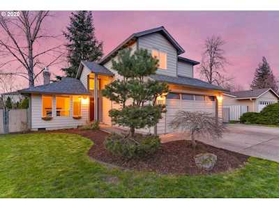 955 SE 33rd St Troutdale, OR 97060