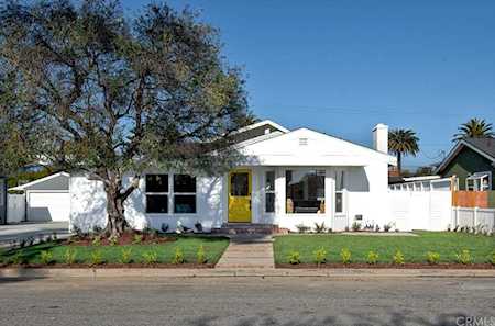 384 Flower Street Costa Mesa, CA 92627