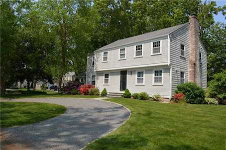 21 Tiffany CIR Barrington, RI 02809
