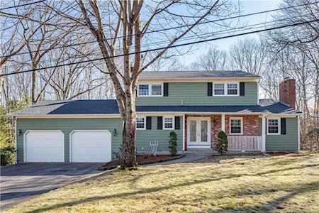 68 Maid Marion LANE West Warwick, RI 02893