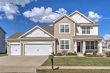2710 Preston Woods Trl Lake St Louis, MO 63367