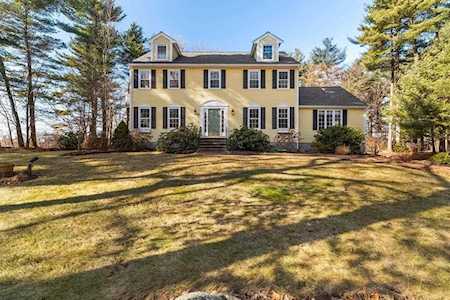 18 Field Road Medway, MA 02053