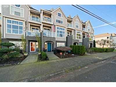 518 NE Bridgeton Rd Portland, OR 97211