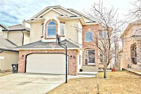 76 Strathridge Close SW Calgary, AB T3H 4J3