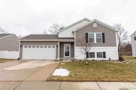3716 Amber Oaks Drive Howell Twp, MI 48855
