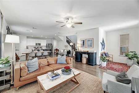 208 Diamond Point Dr Dripping Springs, TX 78620