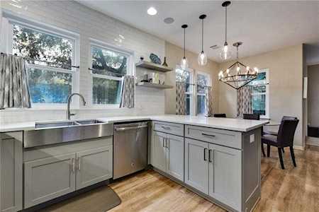 1011 Brodie St #9 Austin, TX 78704