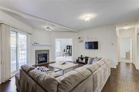 405 32 Avenue NW #303 Calgary, AB T2M 4V2