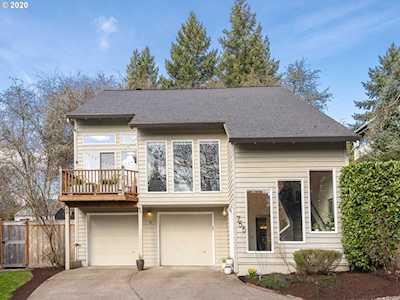 755 SW Maplecrest Dr Portland, OR 97219