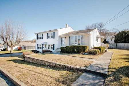63 Harcourt ST Cranston, RI 02920