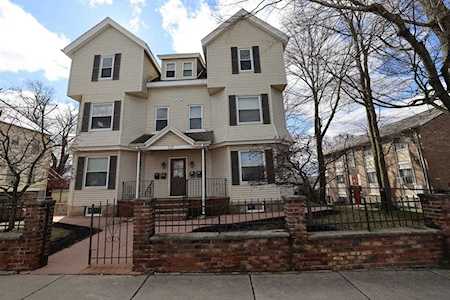 329 Crescent St #3 Waltham, MA 02453