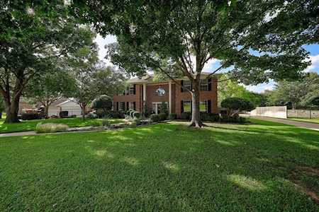 205 E Chapel Downs Drive Southlake, TX 76092