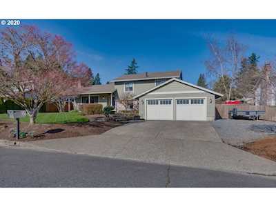 6016 SE Alder Hill Loop Milwaukie, OR 97267