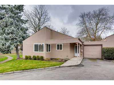 1696 NW Rolling Hill Dr Beaverton, OR 97006