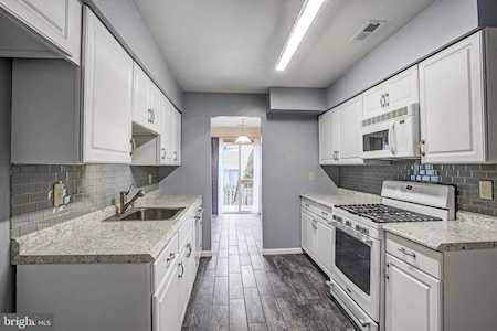 10 Marjoram Dr Lumberton, NJ 08048