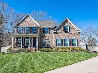 1008 Brookmeade Dr Waxhaw, NC 28173