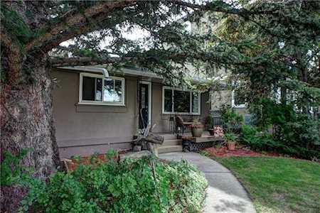 3227 Cochrane Road NW Calgary, AB T2M 4J4