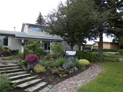 10411 Saxon Place SW Calgary, AB T2W 0T3