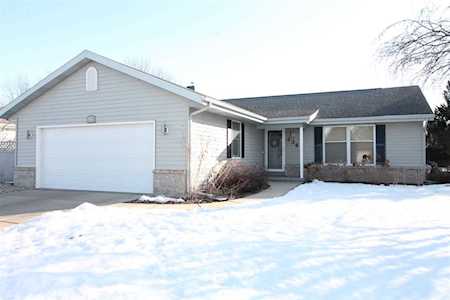 934 N Wuthering Hills Dr Janesville, WI 53546