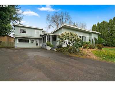 16402 NE Multnomah St Portland, OR 97230