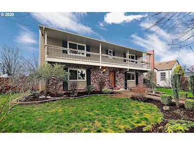 1329 21st Ave Longview, WA 98632