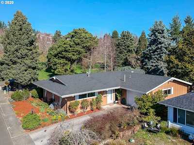11880 SW Queen Elizabeth St King City, OR 97224