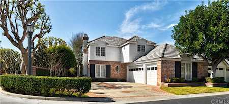 19565 Woodlands Drive Huntington Beach, CA 92648