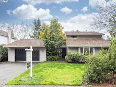 6814 SW Windemere Loop Portland, OR 97225
