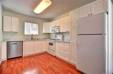 133 Wyndham Crescent Kelowna, BC V1V1Y8